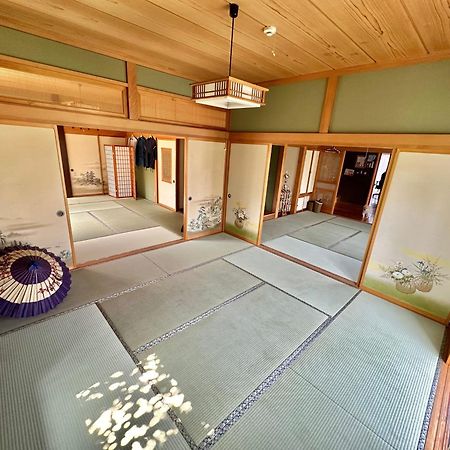 青森伝統芸能を楽しめる繭子の宿 Hachinohe Esterno foto