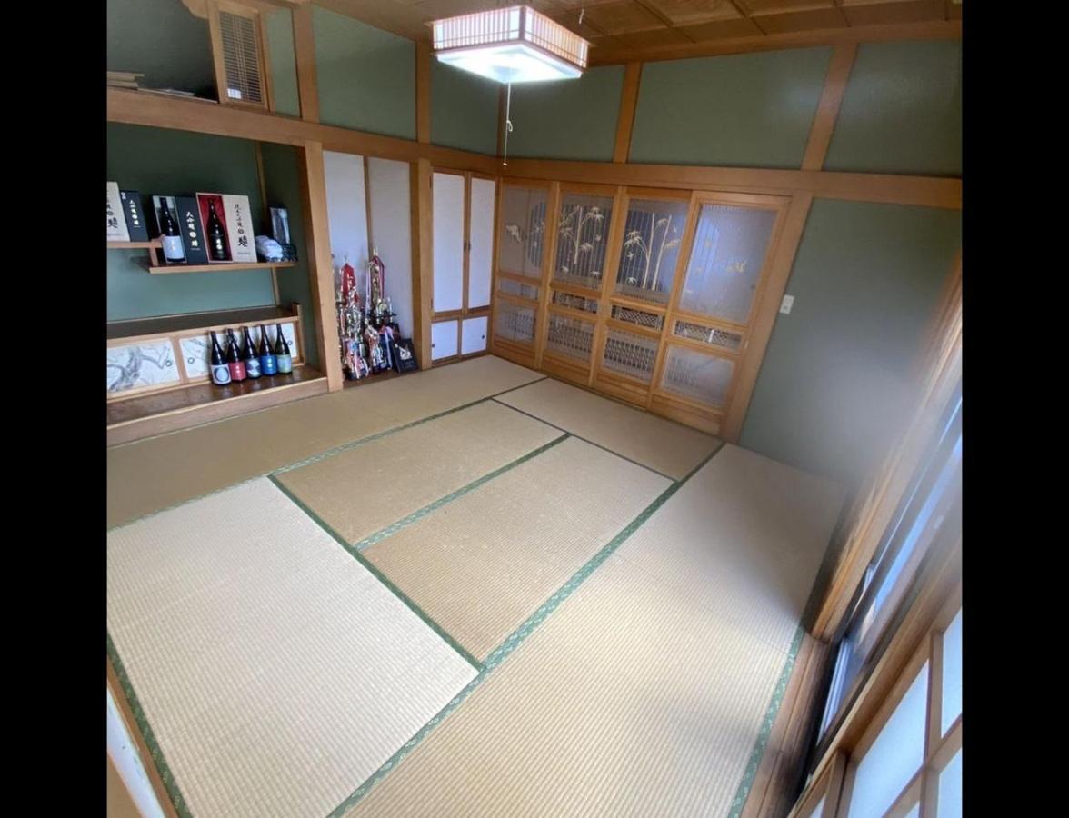 青森伝統芸能を楽しめる繭子の宿 Hachinohe Esterno foto