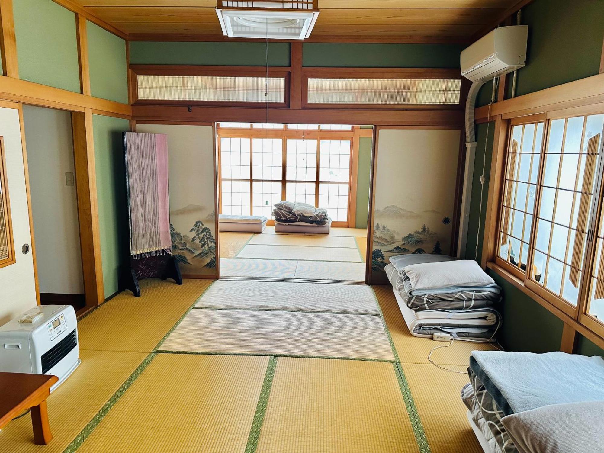青森伝統芸能を楽しめる繭子の宿 Hachinohe Esterno foto